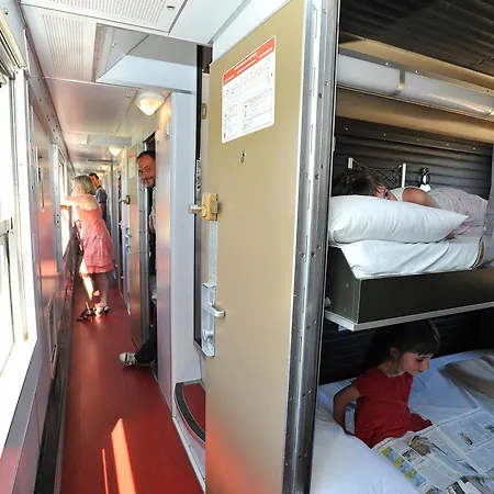 Au Petit Brasseur Wagon Lit אורחן ברסויר